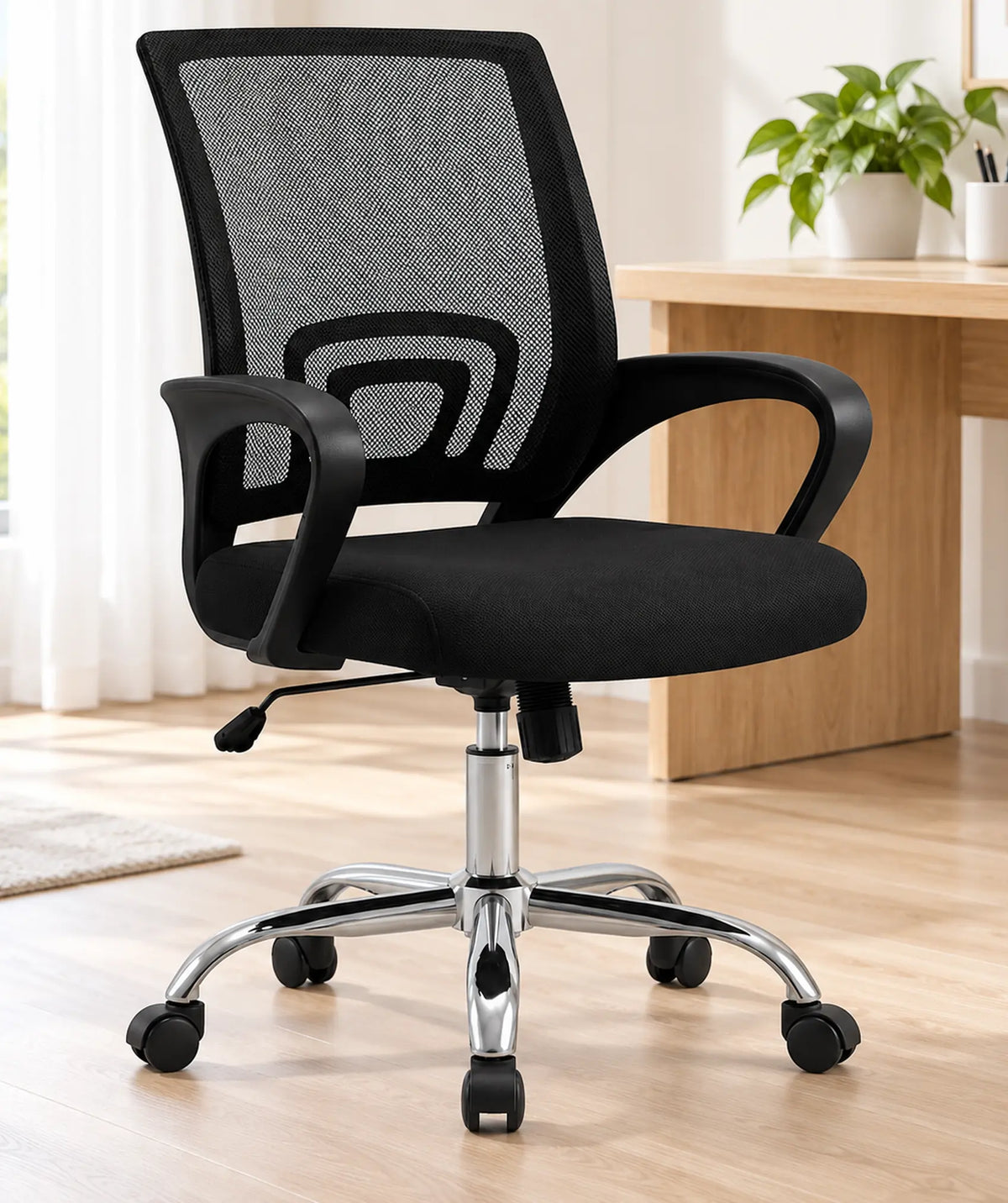 Silla de oficina ergonómica con base cromada