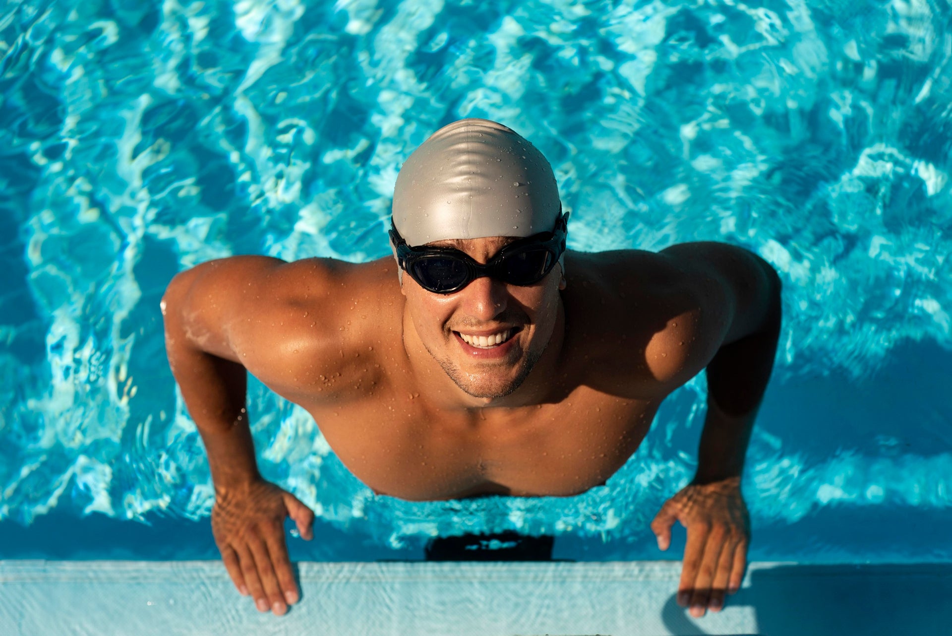 4 ejercicios que mejorarán tu resistencia en natación